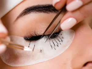 Best Eyelash Transplantation Centers in Mashhad 3 2